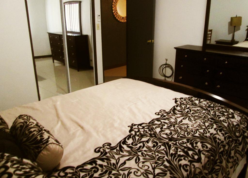 Pedro'S Place Tamuning Extérieur photo