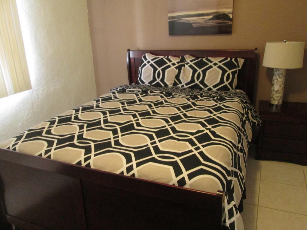 Pedro'S Place Tamuning Extérieur photo